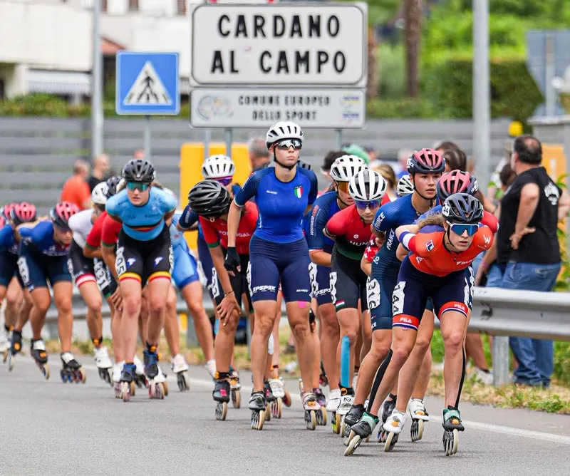 La tête de course des dames au marathon du championnat d'Europe de roller course 2026