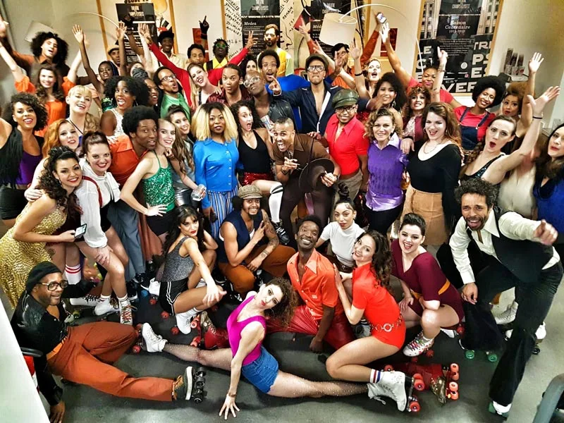 Les 70 patineuses et patineurs pour le show de Tommy Hilfiger au Théâtre des Champs Elysées en 2019