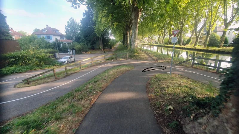 Attention aux virages en bas de descente