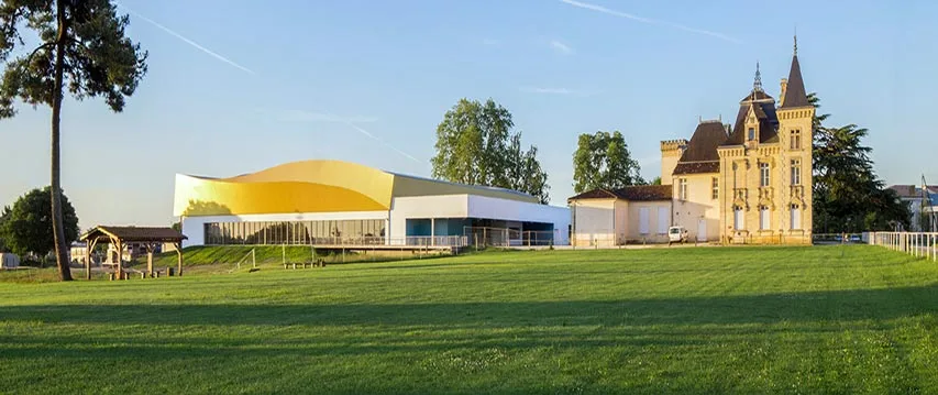 Vue du complexe sportif de Bellegrave à Pessac