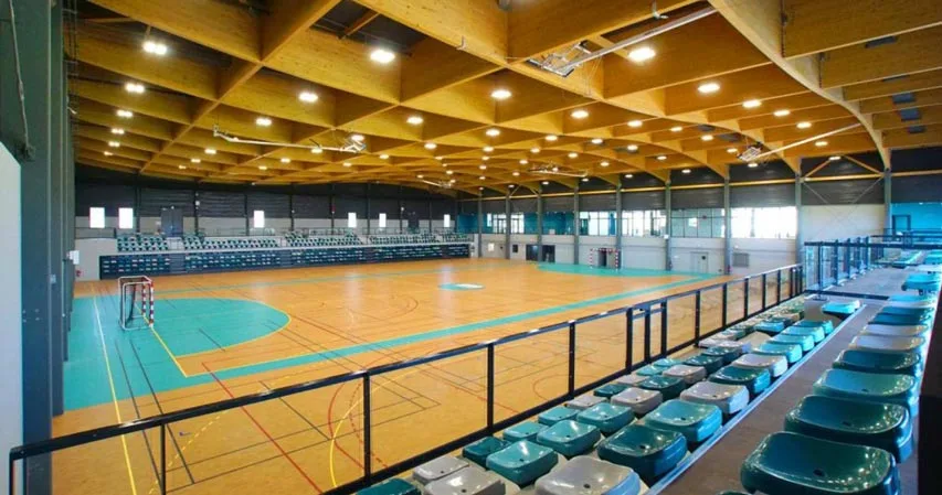 Vue de la salle principale en configuration handball