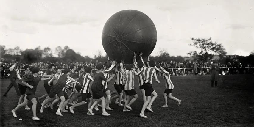 Démonstration de push-ball au stade Élisabeth (source : Gallica)