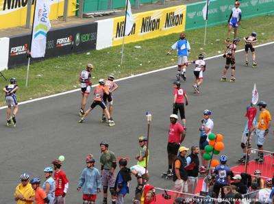 Relais dans la ligne droite des 24 Heures du Mans Roller 2007