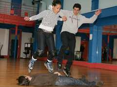 Amel Bent en roller sur TF1