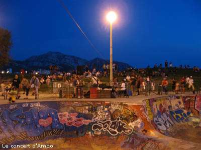 Le concert d'Ambo au pied du bowl de Marseille