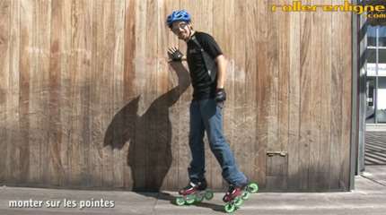 Passer d&rsquo;avant en arrière par les pointes de pied en roller