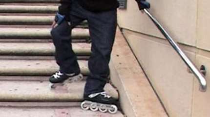 Descendre un escalier en roller en canard