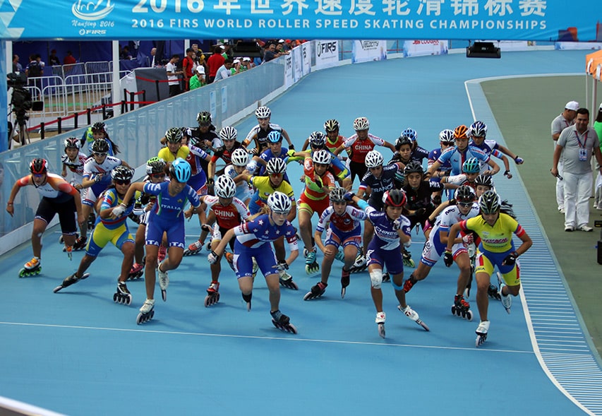 Départ de la course à éliminations juniors dames