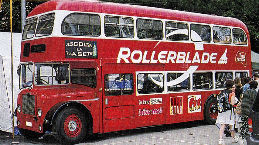Le bus londonien de Rollerblade en setpembre 1998 Le bus londonien de Rollerblade en setpembre 1998