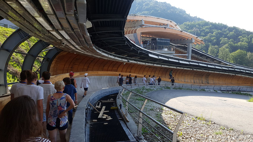 Coupe monde roller descente à Socthi lors de la reconnaissance bobsleigh