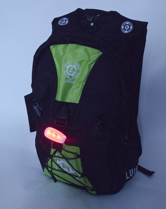 La pince Vizibl installée sur un sac de roller Luigino