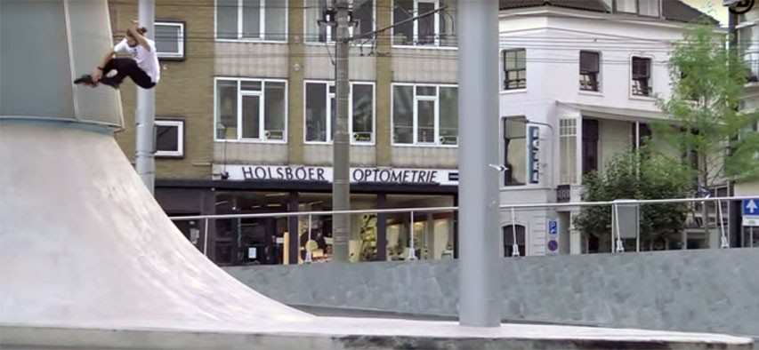 Eugen Enin skate la gare d’Arnheim (Pays-Bas)
