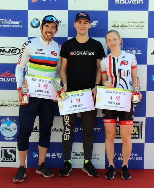 Nolan Beddiaf, Martin Ferrié et Marine Lefeuvre au marathon roller de Jeonju 2019 Nolan Beddiaf, Martin Ferrié et Marine Lefeuvre au marathon roller de Jeonju 2019