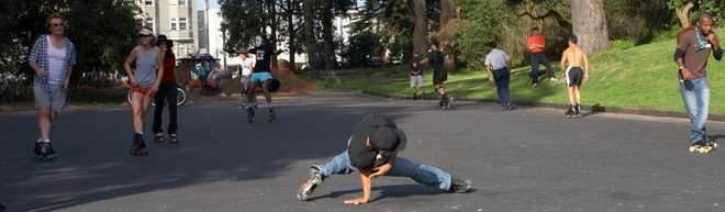 Session de break-dance en roller au Golden Gate Park de San Francisco