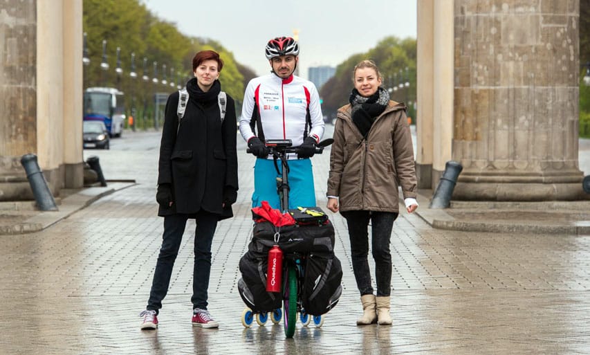 Devant la porte de Brandenbourg avant le départ