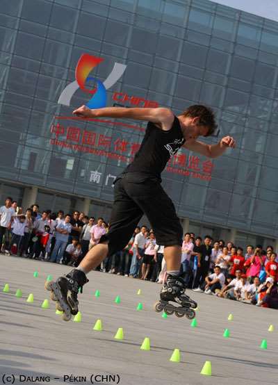Igor Cheremetieff lors d'une compétition de slalom freestyle à Pékin (Chine)