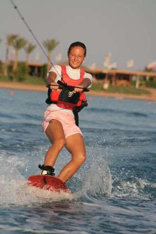 Polina Semenova en wakeboard