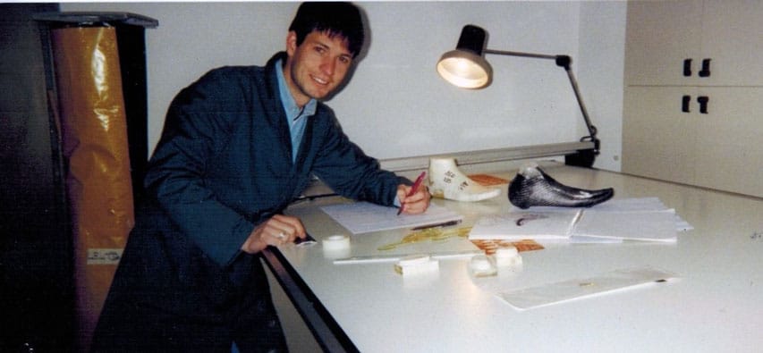 Sergio McCargo dans son bureau au début des années 2000