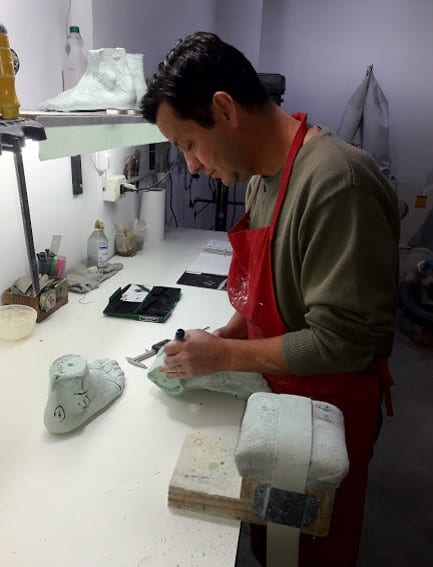 Sergio McCargo dans son atelier Sergio McCargo dans son atelier