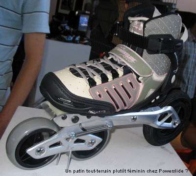 Un roller tout-chemin à trois roues de Powerslide