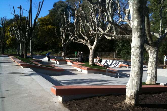 Vue large du skatepark de Mandelieu-la-Napoule