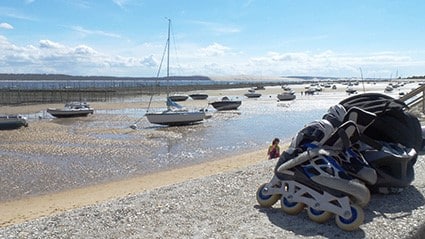 Patins au bord de l'eau