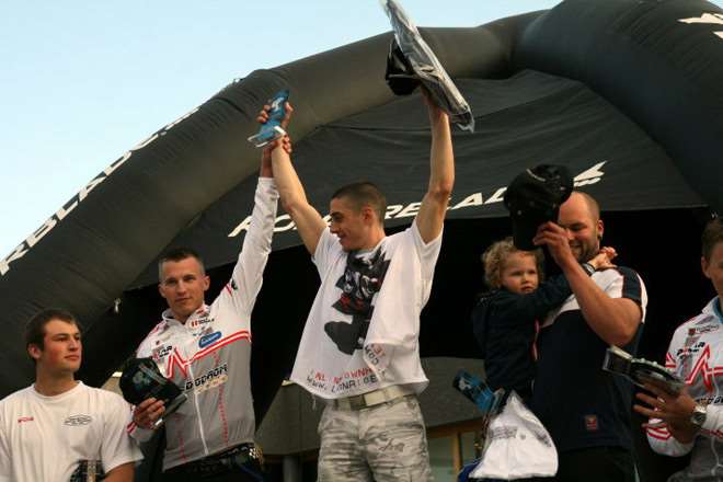 Le podium de la Coupe du monde de roller de descente 2010 à Ubersaxen