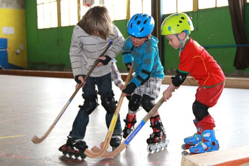Entrainement enfant au rink hockey