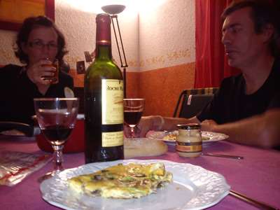 Raid David Requiem du Lion Un repas convivial pendant le raid roller avec Sofy et Youb