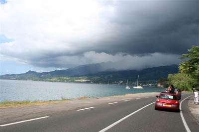 Le ciel se charge au dessus de la Martinique