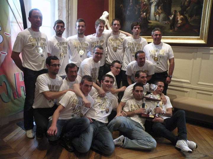 Photo de famille : les champions de France Elite
