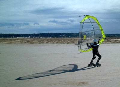 Traction terrestre en roller avec Kitewing