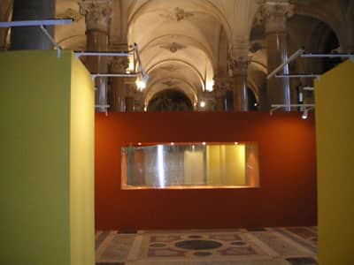 Le lieu de l'exposition en cours de préparation