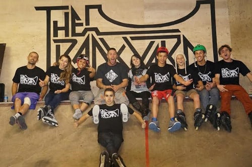 Le groupe au backyard skatepark