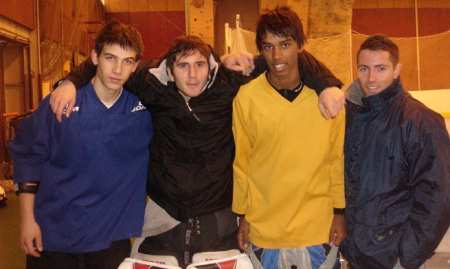 Trois jeunes niçois tricolores