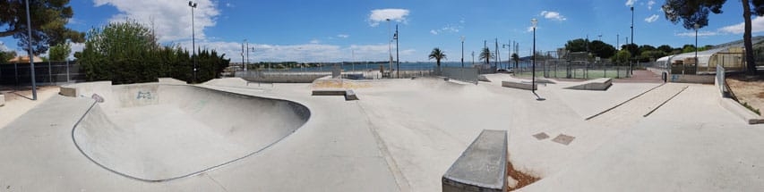 Le skatepark en béton de Balaruc-les-Bains (34)