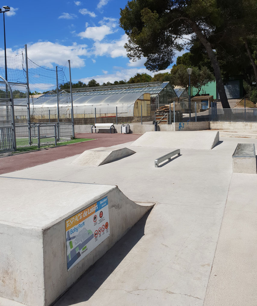 Le skatepark en béton de Balaruc-les-Bains (34)
