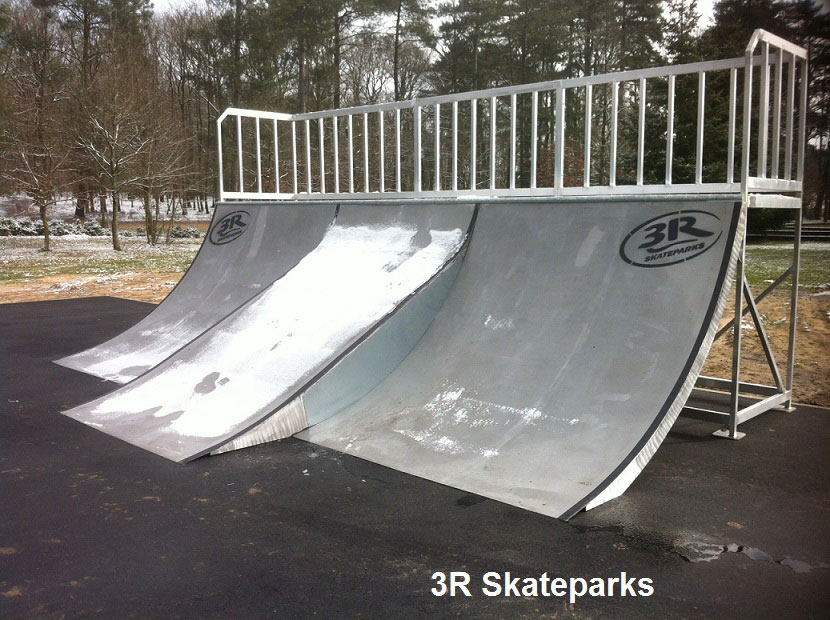 Le skatepark de Brettes les Pins (72)