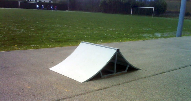 Le skatepark de Châteauneuf-de-Galaure (26)