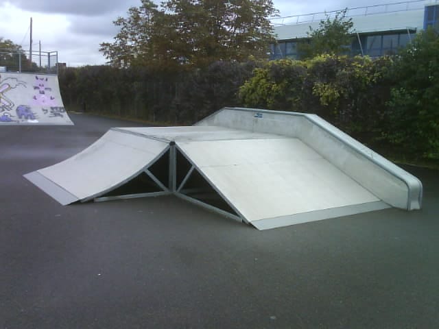 Table de saut du skatepark de Croissy-sur-Seine (78)