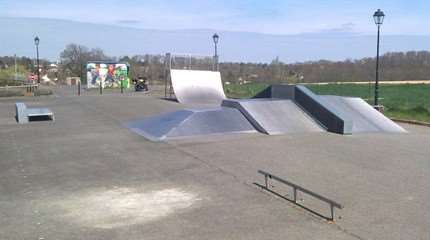 Spot : le Skatepark de Dampierre-en-Burly (45)