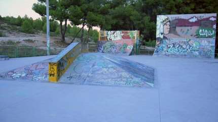 Spot : le skatepark de la Fare-les-Oliviers (13)