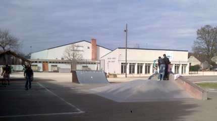 skatepark ferte saint aubin small