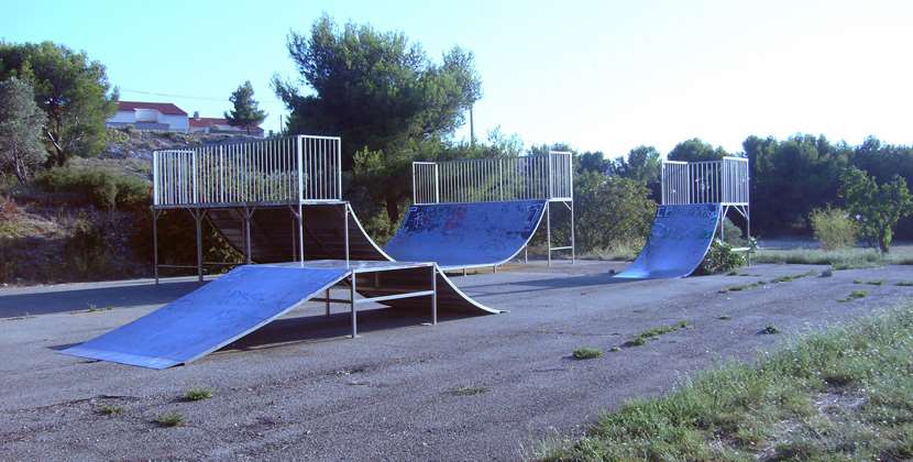 Spot : le skatepark de Lançon de Provence (13)