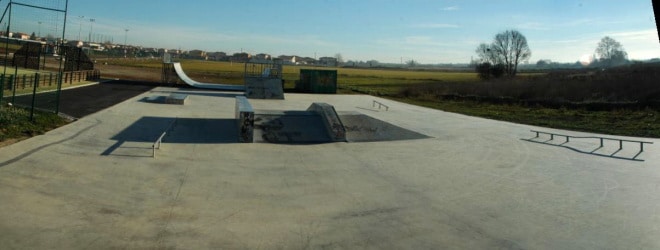 Vue de la funbox du skatepark de Mauguio