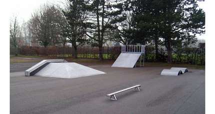 Le skatepark de Paray-le-Monial (71)
