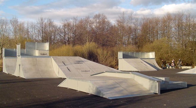 Vue large du skatepark de Poisy