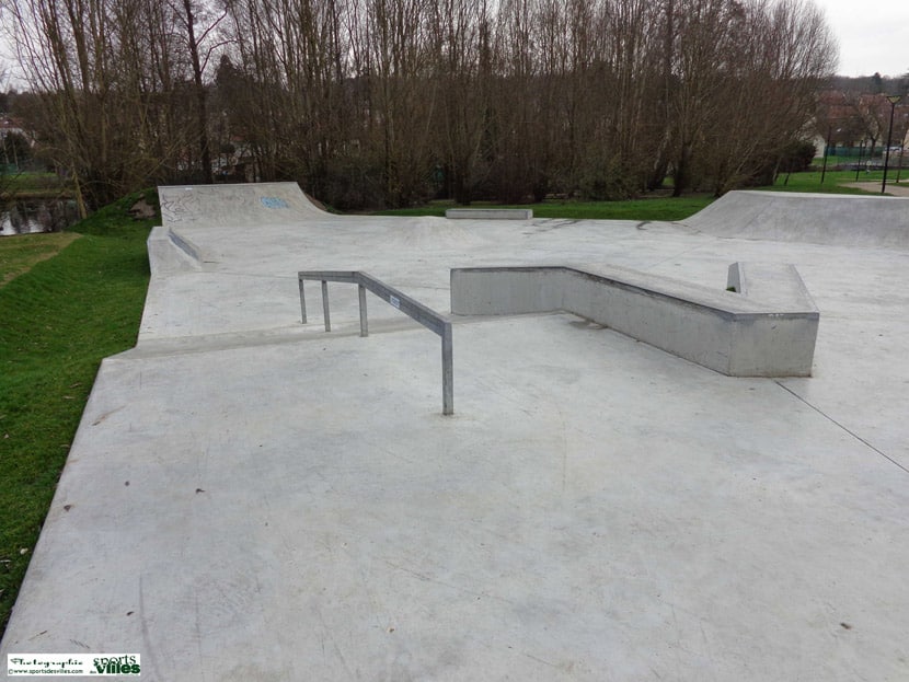 Le skatepark de Saint-Chéron (91)