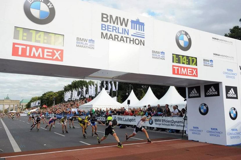 Sprint d'arrivée des femmes au marathon roller de Berlin 2012