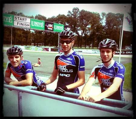 Team Cadomotus avec Ferre Spruyt et les frères Swings